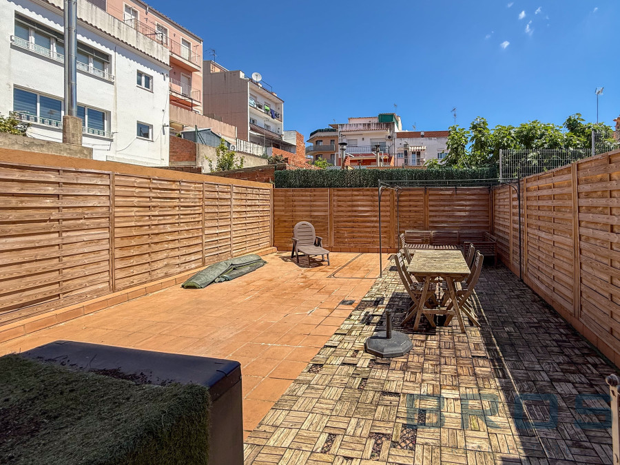 PISO CON GRAN TERRAZA PRIVADA EN SANT FELIU DE GUÍXOLS