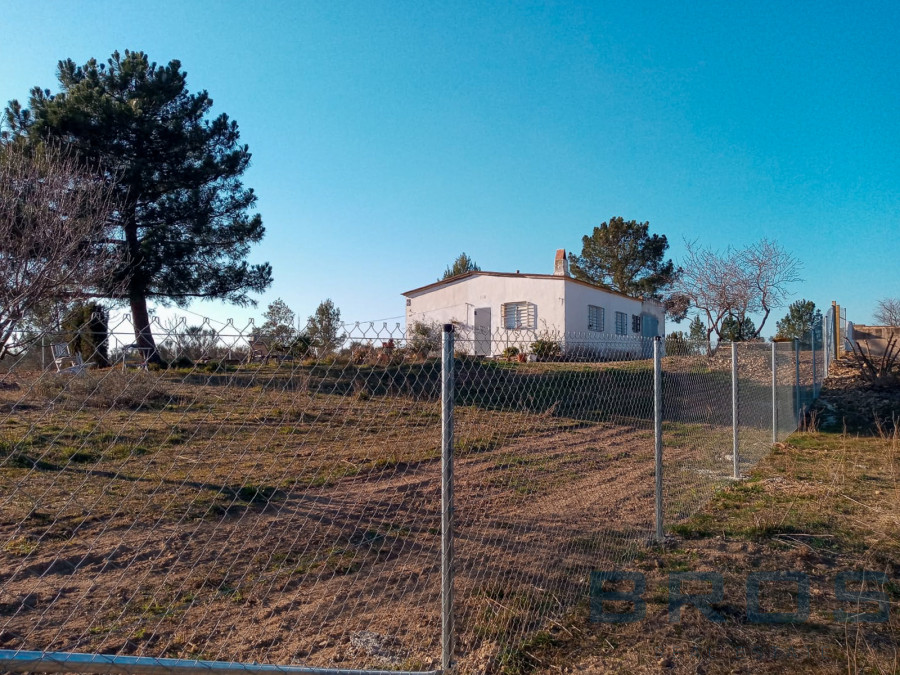 Casa idílica entre vinyes amb 26.000 m² de terreny a Capmany