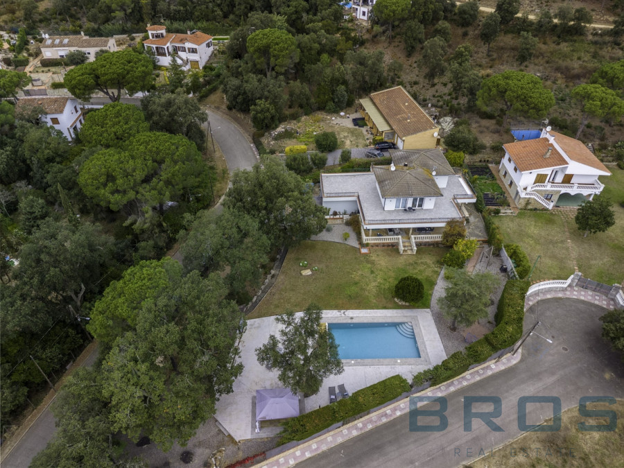 GRAN CASA CON PISCINA, TERRAZA PANORÁMICA Y PARCELA DE 1.843 M² EN ST. MIQUEL D’ARO